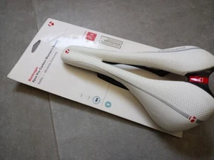 Bontrager Ajna Pro Bike Saddle Carbon Rails White 154mm Women Cycling Road MTB - Picture 1 of 6
