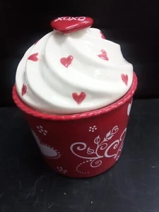 Temptations By Tara Floral Lace Cupcake Trinket Box - Picture 1 of 4