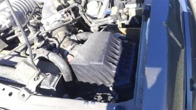 Conjunto de filtro de aire usado se adapta a: Nissan Frontier 2004 6 cilindros grado A Foto 1 de 4