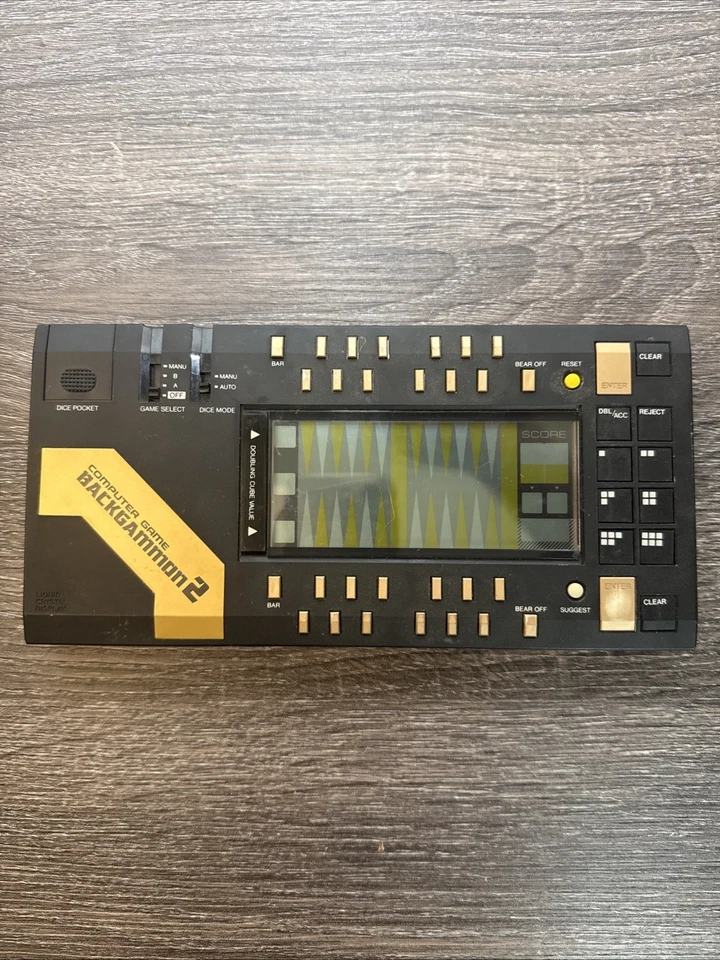 Juego de backgammon electrónico portátil Tandy se vende como está para piezas Foto 1 de 2