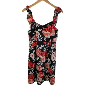 Forever 21 Rüschen Babydoll Milkmaid Minikleid dunkel Blumen Medium Whimsigoth  - Bild 1 von 10