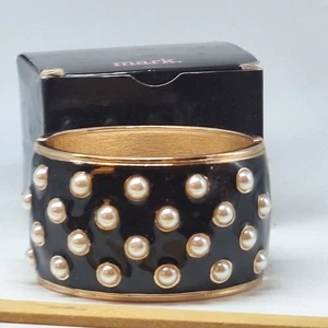 Avon Mark. Armband mit schwarzen und goldfarbenen Kunstperlen verziert - Bild 1 von 7