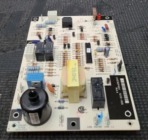 1213-83-100B LH33EP001 582JP04A115A2A0AAA OEM control Board Bryant Rood top Unit - Picture 1 of 12