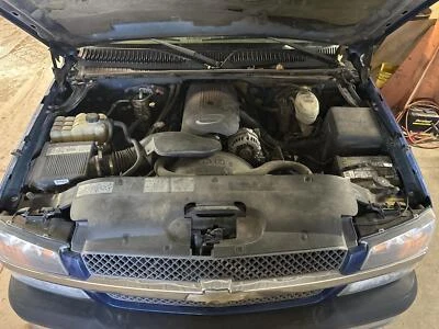 Conjunto de filtro de aire usado se adapta a: camioneta Chevrolet Silverado 1500 2003 6,0 L con altura Foto 1 de 4