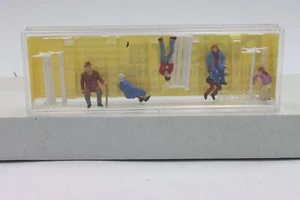 Preiser 0027 Personas sentadas en bancos H0 Nuevo - Imagen 1 de 1