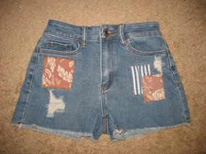 Women's size 3/26W SO High Rise Shortie Cut-off Jean Shorts Patchwork size 3 - Picture 1 of 3