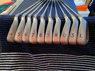 PING G30 IRON SET 4-PW+UW+SW+LW 10 CLUB SET+CFS REG. SHAFTS+BLACK DOT+GP GRIPS - Image 1 of 4