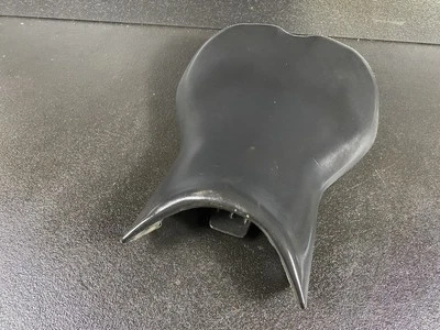 2014 13-17 Triumph Daytona 675 675R assento dianteiro motorista piloto almofada selim fabricante de equipamento original - Imagem 1 de 4