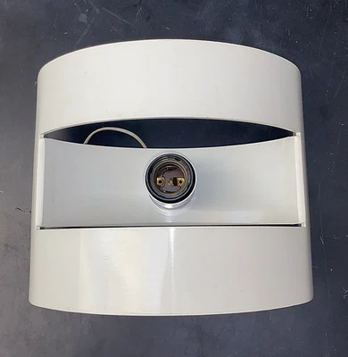 Aplique blanco de metal cromado modernista de la era espacial de Stilux Milano Italia Foto 1 de 4