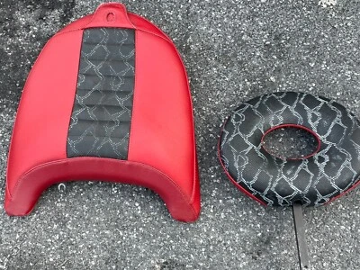 Asiento y respaldo pasajero Suzuki Boulevard M90 VZ1500 Corbin. Foto 1 de 2