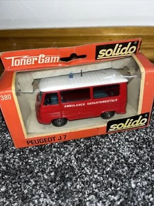 New Peugeot J7C Ambulance 1:43 Ixo Hachette truck Diecast Rare Collectors - Bild 1 von 5