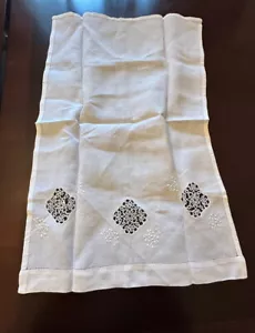 Elegante asciugamano ospite bianco vintage fatto a mano in pizzo ricamato tagliato a mano 38"" fine #7 - Foto 1 di 8