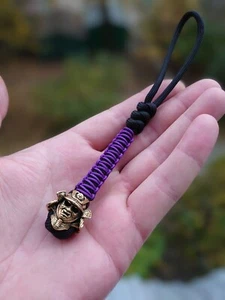 Cuchillo Samurai Paracord Cordón Multicolor con Cuentas de Latón Casco Samurai - Imagen 1 de 2