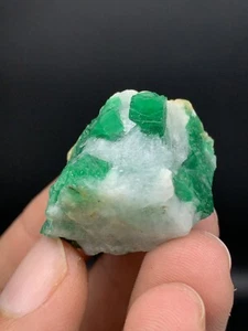 123-Carats Green Emerald Specimen With Combine Albite From Swat Mine Pak. - Imagen 1 de 8