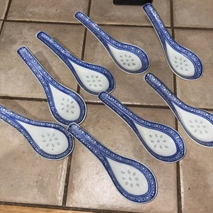 8 - Chinese Traditional Grain Eyes Blue Porcelain Ceramic Soup Ladle Spoon 9in - Picture 1 of 4