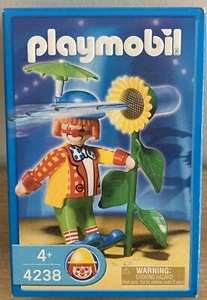 NEU 2006 PLAYMOBIL ZIRKUS 4238 CLOWN WASSER SCHIESSEN SONNENBLUME SHOW ACT SPASS ALTER 4 - Bild 1 von 1