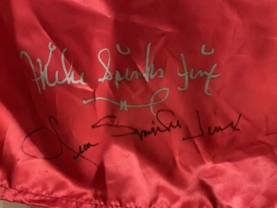 LEON SPINKS+MICHAEL SPINKS+GAVILAN+MACHO+ARGUELLO SIGNED HOF BOXING ROBE     JSA - Image 1 of 4