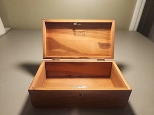Lane Miniature Cedar Chest Stamped "Holthouse Furniture Richmond IN" No Key - Picture 1 of 14
