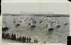 1931 Press Photo Crowd Gathers For Yacht Race In Sydney, Australia - Neb71928