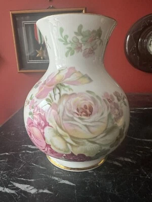 Lovely John Jenkins Vase - Image 1 of 4