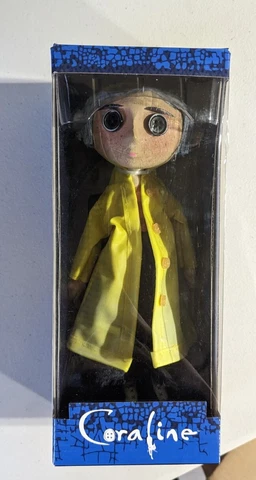 NECA - Coraline - Prop Replica 10" Coraline Doll Action Figure New Cover