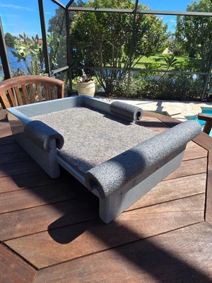 Custom-Made Console Dog Seat for a 2022 Toyota 4Runner - Изображение 1 из 4