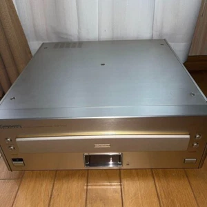 Pioneer HLD-1000 LaserDisc Player High-End Vintage Silver Operation Confirmed - Picture 1 of 17