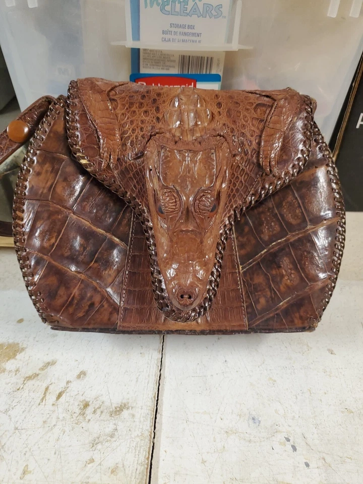Bolso/cartera vintage de cocodrilo genuino hecho a mano  Foto 1 de 4