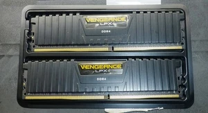 32GB of Corsair CMK32GX4M2Z2400C16 LPX (2X16GB) DDR4 DRAM 2400MHz C16 Memory Kit - Afbeelding 1 van 2
