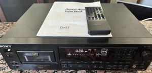 SONY DTC-75ES | DAT Digital Audio Tape Deck | inkl. Fernbedienung & Handbuch | For Parts - Bild 1 von 14