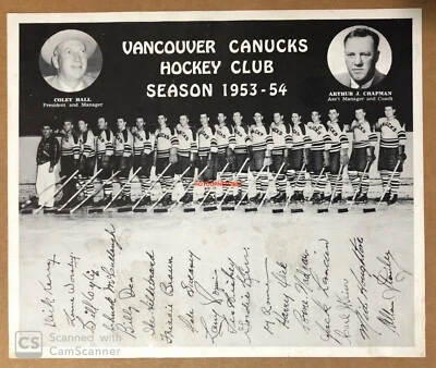 1953/54 VANCOUVER CANUCKS ORIGINAL 8X10 TEAM PHOTO FEATURING WITH GUMP WORSLEY - Image 1 of 2