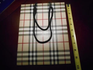 Karierte Burberry Store Geschenktasche Einkaufstasche 9,5 x 7 x 3,5 Zoll - Bild 1 von 2