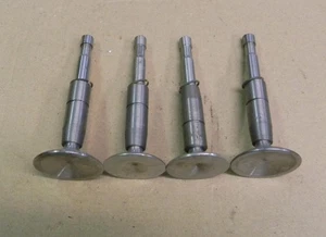 TRIUMPH 500 1958-1966 INTAKE AND EXHAUST VALVES WITH GUIDES 5TA T100 TR5 - Picture 1 of 1