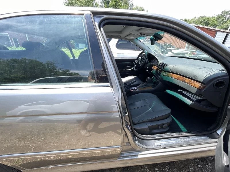 1997-2003 BMW 540i RIGHT ROCKER W/POST GRAY PC:472 4.4L AT RWD 100K 55406 - Image 1 of 4