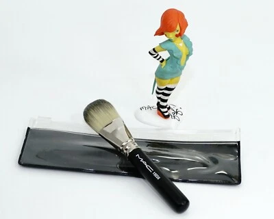 MAC Foundation Brush 190SH Full Size [Brand New in Plastic Case] - Image 1 of 3