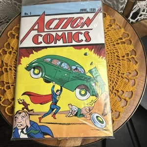 DC Comics No 1 June 1938  Superman Action Comic Book  Loot Crate Reprint  - Picture 1 of 8