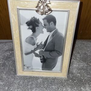 ￼ New In￼habit ￼ wedding bells with diamonds picture frame enamel