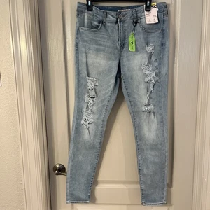 NWT~Junior SO Low RISE STRETCH DISTRESSED LIGHT WASH Jegging Jeans Sz 15L - Picture 1 of 5