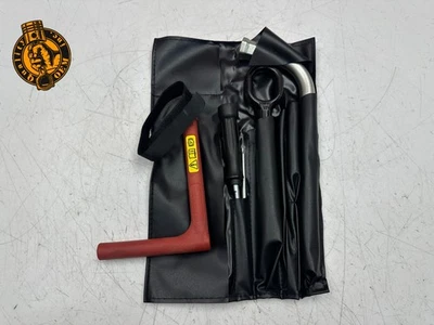 AUDI A4 A5 RS5 S4 S5 2018-2024 ALLROAD - KIT DE HERRAMIENTAS DE EMERGENCIA OEM Foto 1 de 2