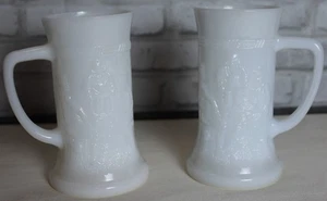 Set of 2 Federal Translucent Milk Glass Mug Tankard Tavern Scene USA Marked - Picture 1 of 12