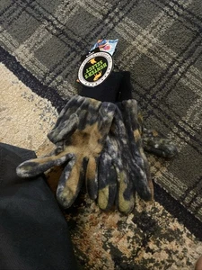 Hunting Camo Gloves Men’s size Small Brand New NWT - Picture 1 of 3