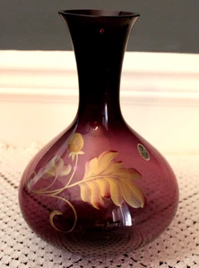 VINTAGE FENTON SIGNED MENDENHALL HAND PAINTED FLORAL PURPLE GOLD ART GLASS VASE - Picture 1 of 3