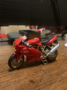 Two 1996 “Fled” Movie Ducati 900 Super Sports 1/18 Maisto - Picture 1 of 5