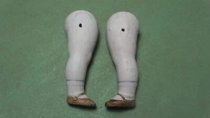 Antigua casa de muñecas de porcelana patas de muñeca, fijación de alambre, 3.1", marcado "653-4" - Imagen 1 de 5