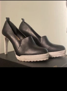 bcbg black pumps white platform heels Size 10M 4 Inch Heels 1 Inch Platform - Picture 1 of 5