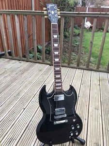Guitarra Eléctrica Gibson SG Standard Ebony - ManeImport