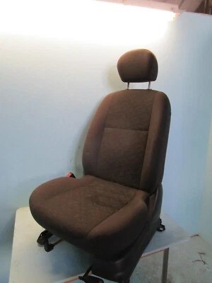 Ford Focus 1 Kombi Turnier DNW Fahrersitz vorne links Stoff schwarz 2002 - Bild 1 von 4