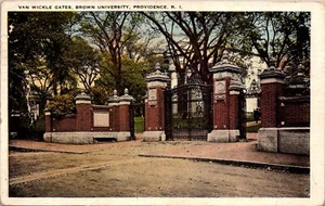 Postkarte Providence Rhode Island Van Winkle Gate braune Universität veröffentlicht 1927 - Bild 1 von 2