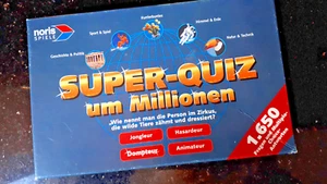 KARTENSPIEL GESELLSCHAFTSSPIEL "SUPER-QUIZ UM MILLIONEN", 1650 Fragen, TOP-PREIS - Picture 1 of 1