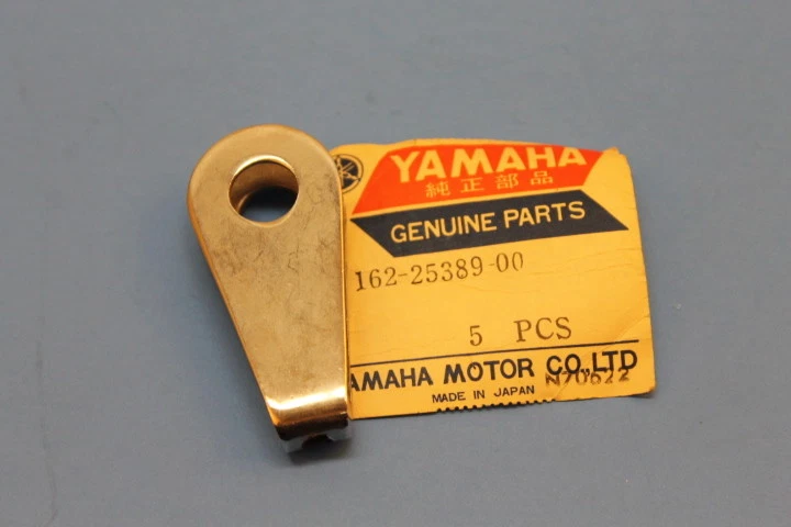 NOS YAMAHA MJ2 YGS1 CADENA 2 EXTRACTORES PIEZA # 162-25389-00-00/130-25389-00-00 Foto 1 de 1
